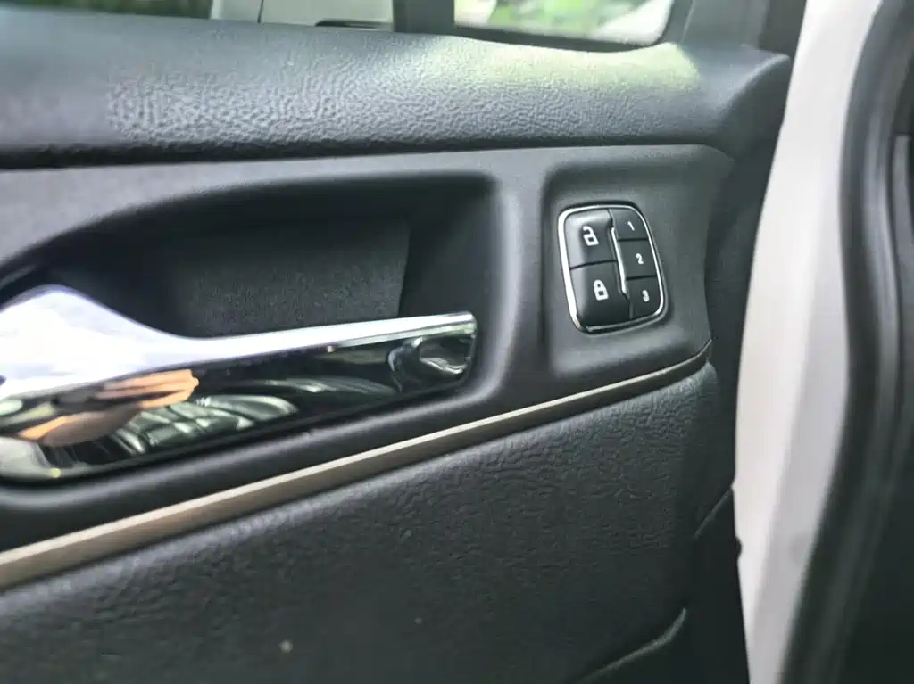 Lincoln MKC — миниатюра 29