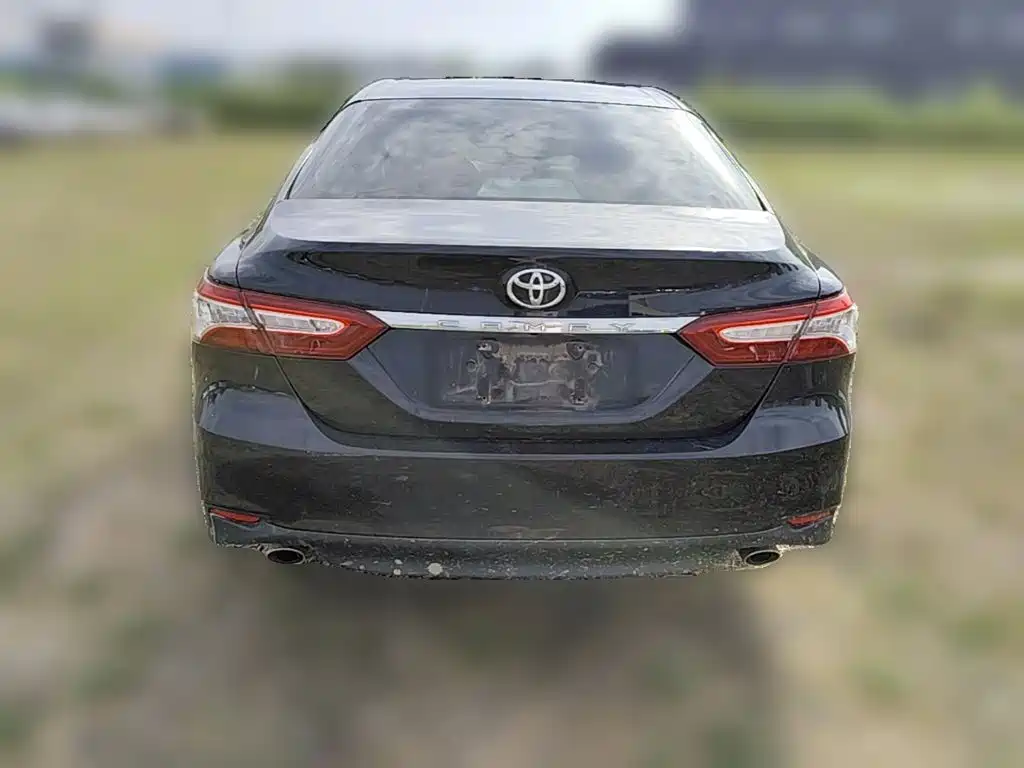 Toyota Camry — миниатюра 8