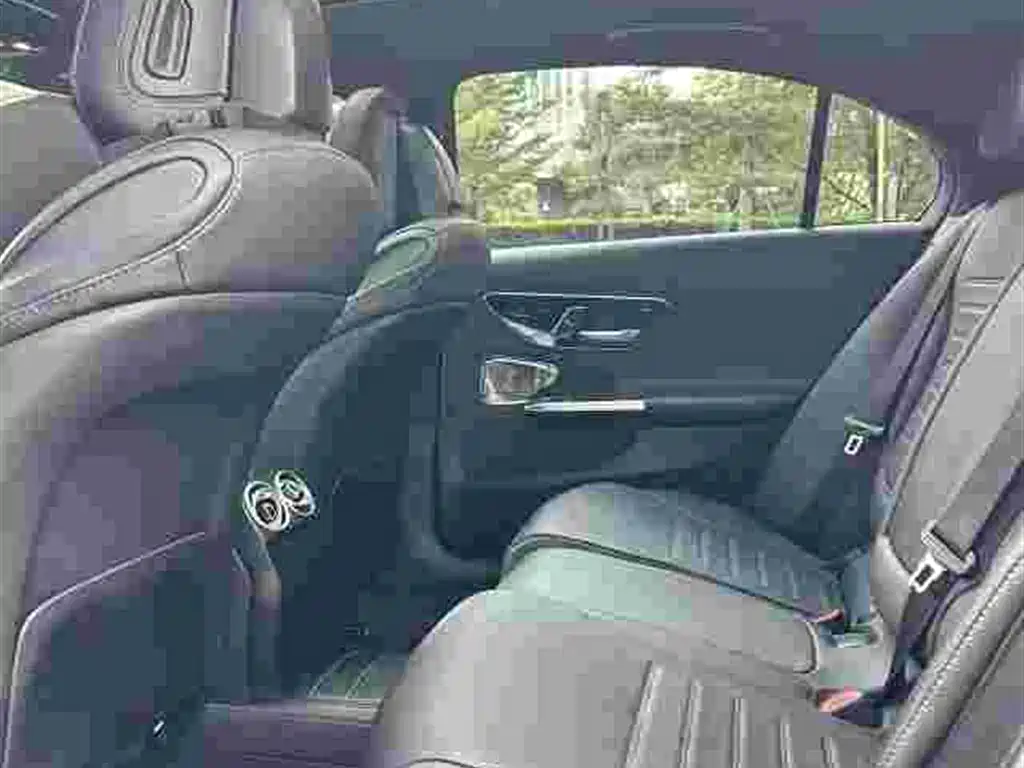 Mercedes-Benz C-Class — миниатюра 6