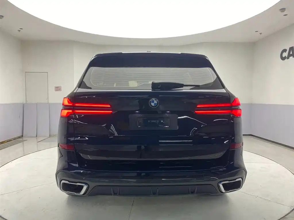 BMW X5 2023 xDrive 30Li Premium M Sport