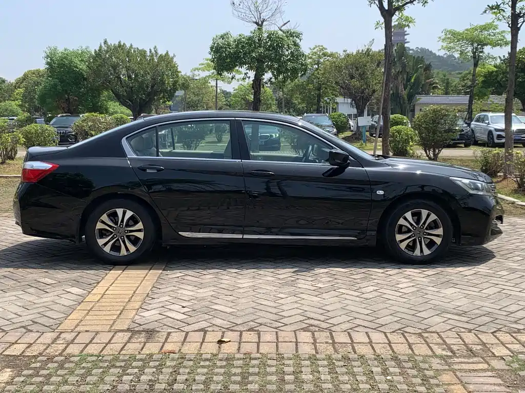 Honda Accord — миниатюра 15