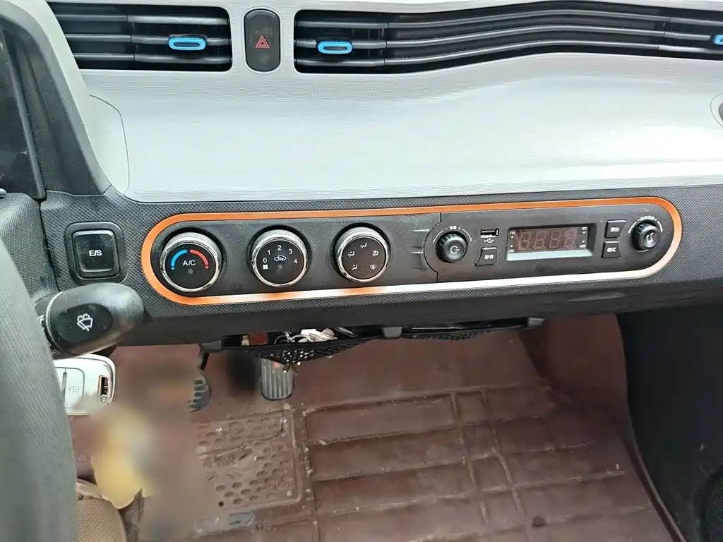 Wuling MINIEV — миниатюра 6