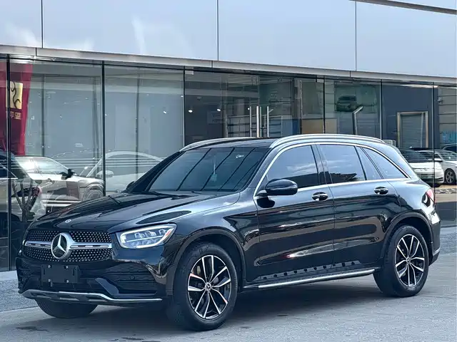 MERCEDES-BENZ GLC 2023