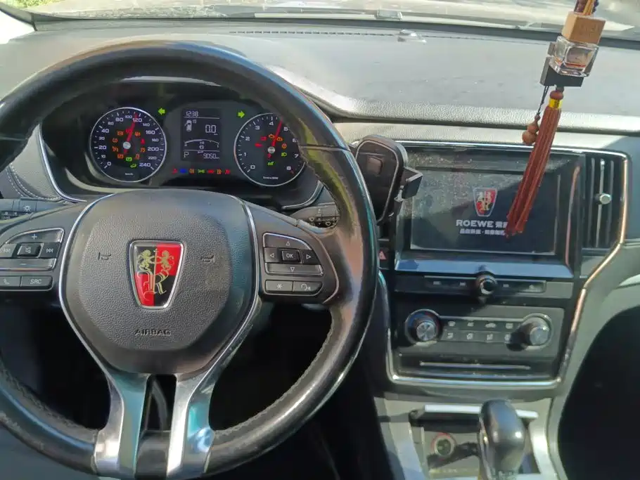 Roewe RX5 — миниатюра 12