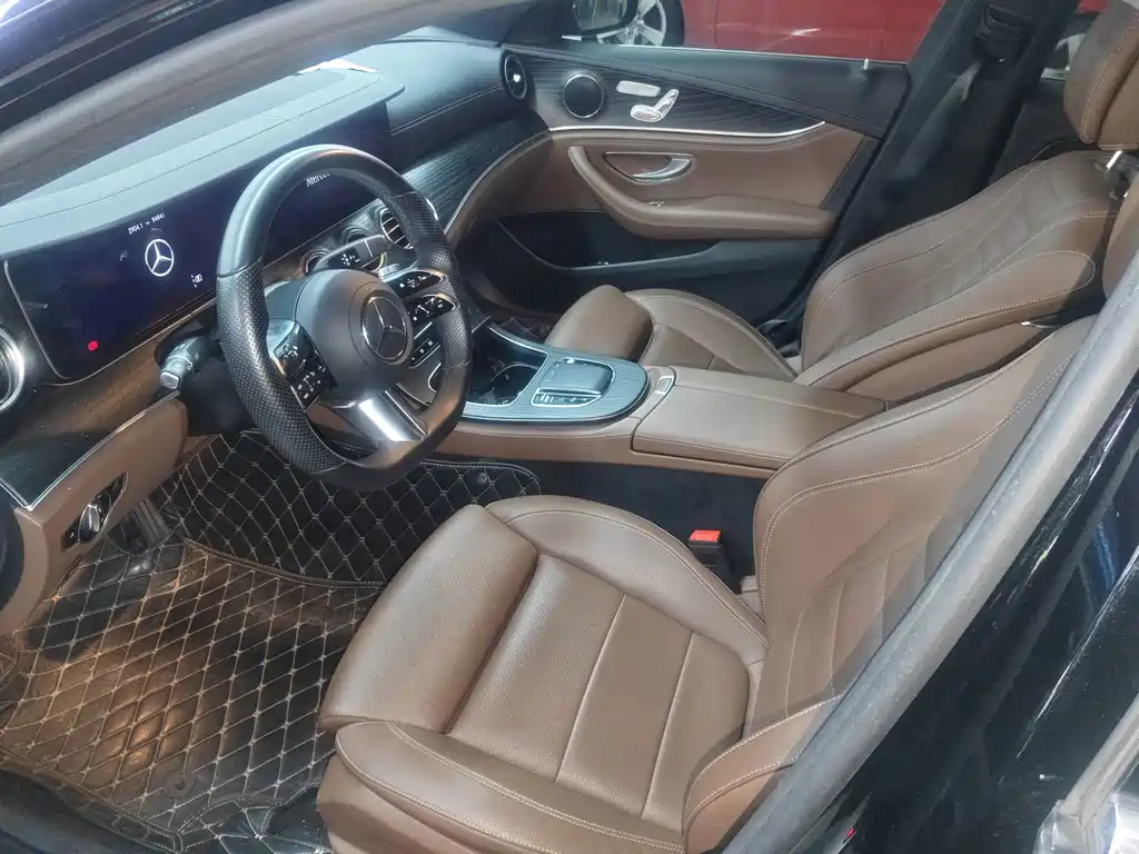 Mercedes-Benz E-Class — миниатюра 6