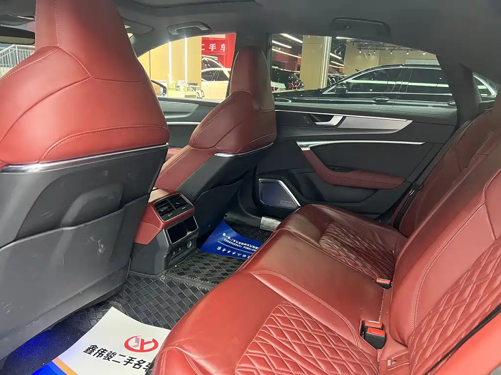 Audi A7L 2024 45 TFSI quattro