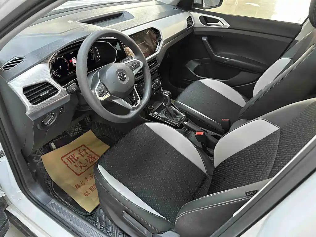 Volkswagen Tacqua 1.5L Auto Joy Connected Edition, фото 12