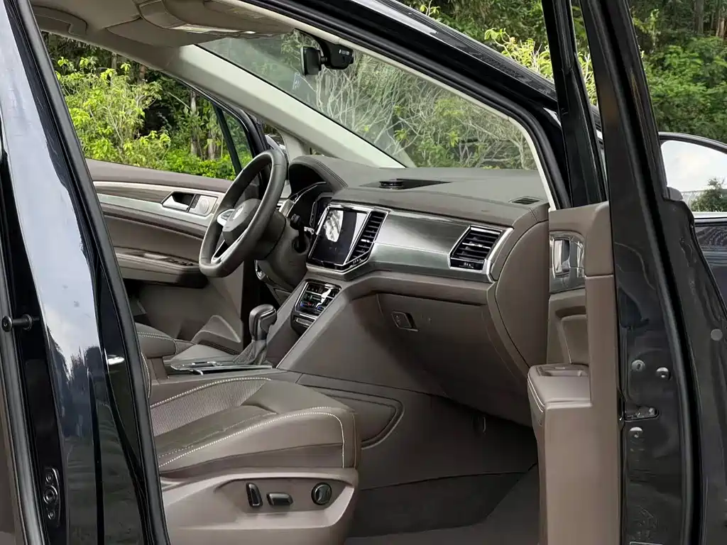 Volkswagen Viloran 2020 330TSI Luxury