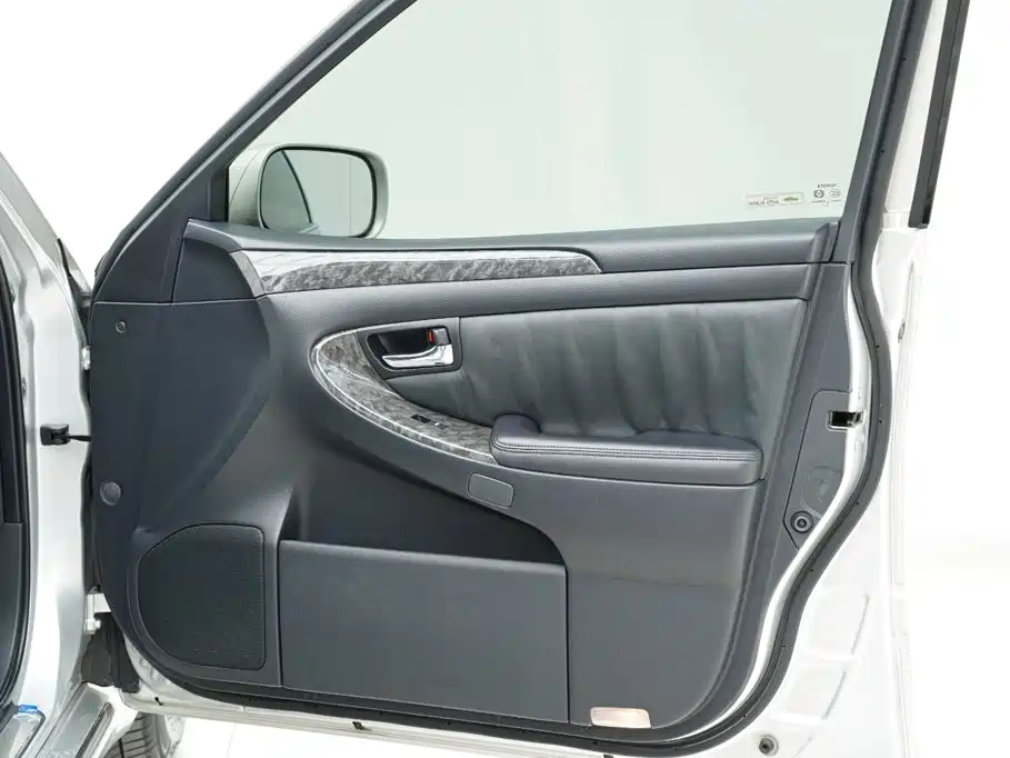 Toyota Crown — миниатюра 27