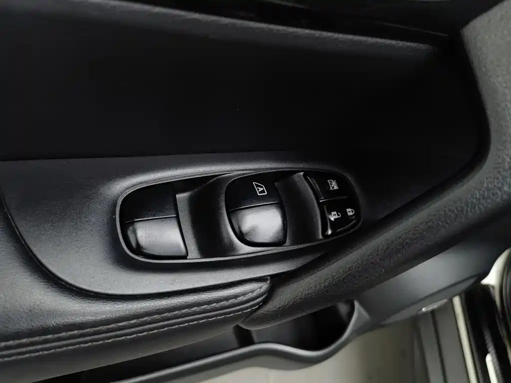 Nissan X-Trail — миниатюра 9