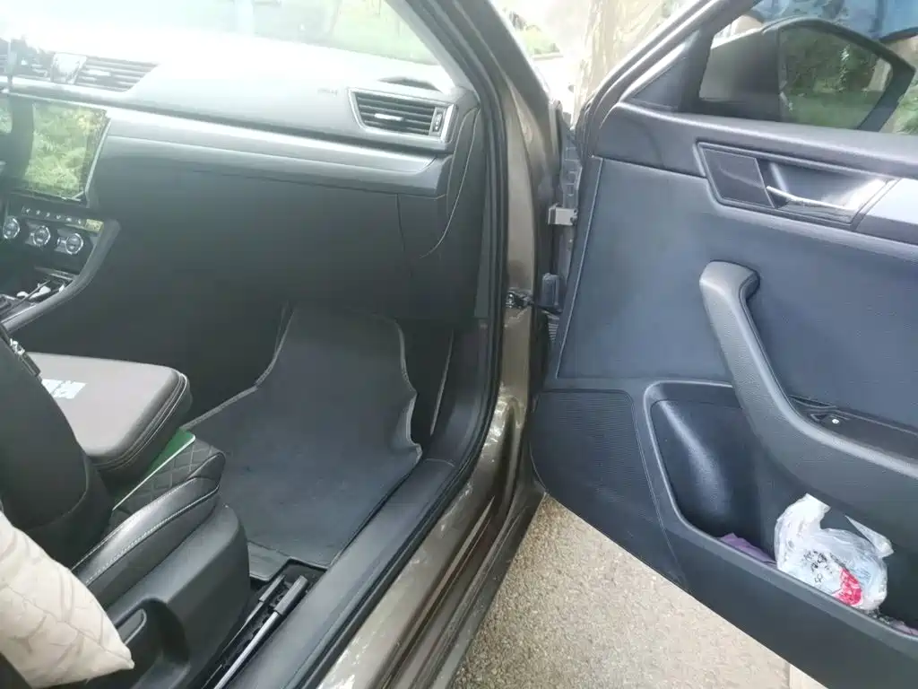Skoda Superb — миниатюра 17