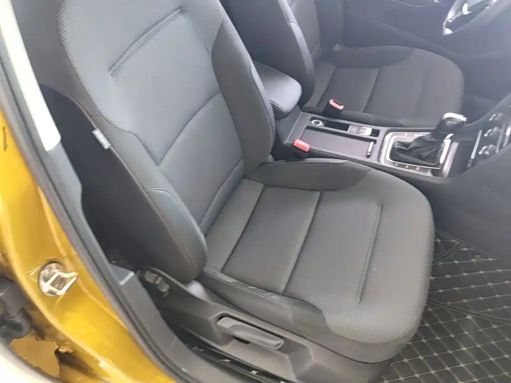 Volkswagen Golf — миниатюра 25