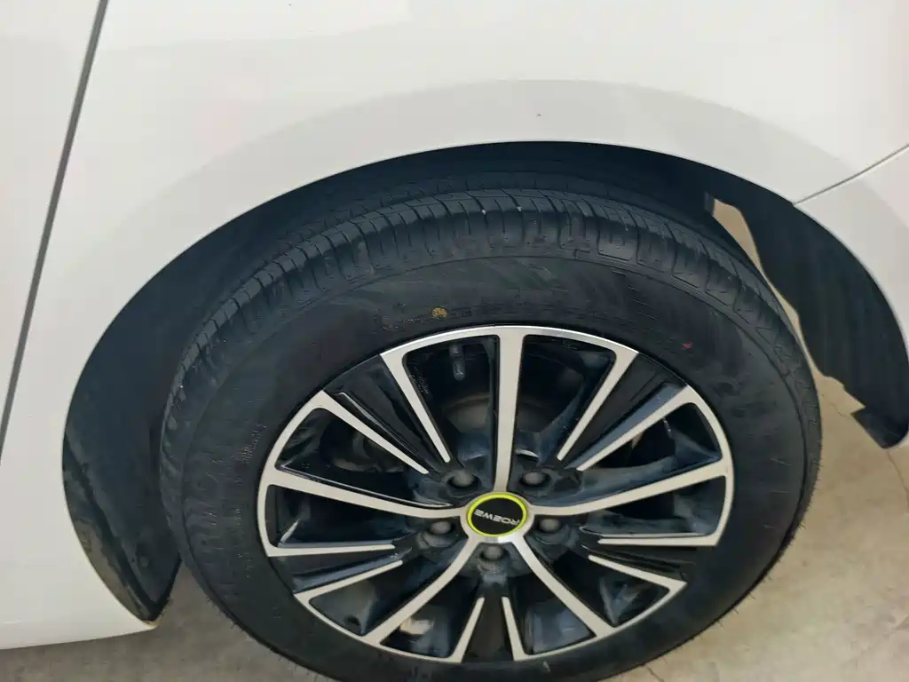 Roewe i5 — миниатюра 13