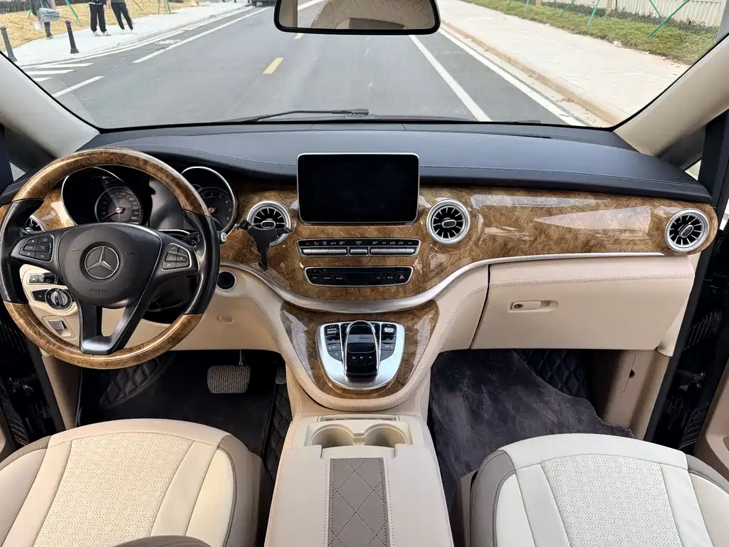 MERCEDES-BENZ V CLASS