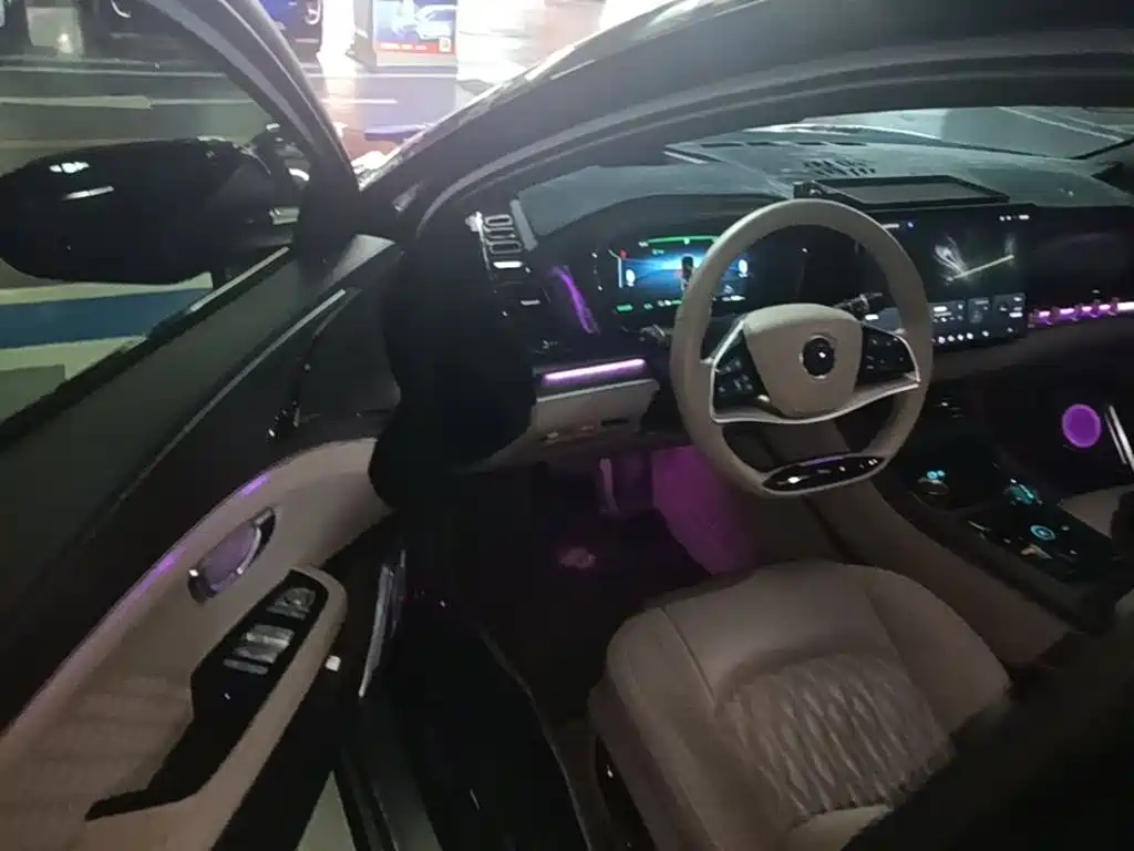 BYD Han — миниатюра 16