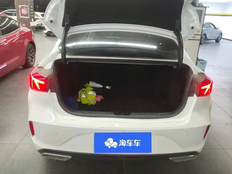 Changan Eado — миниатюра 4