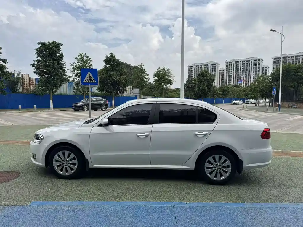 Volkswagen Lavida — миниатюра 9