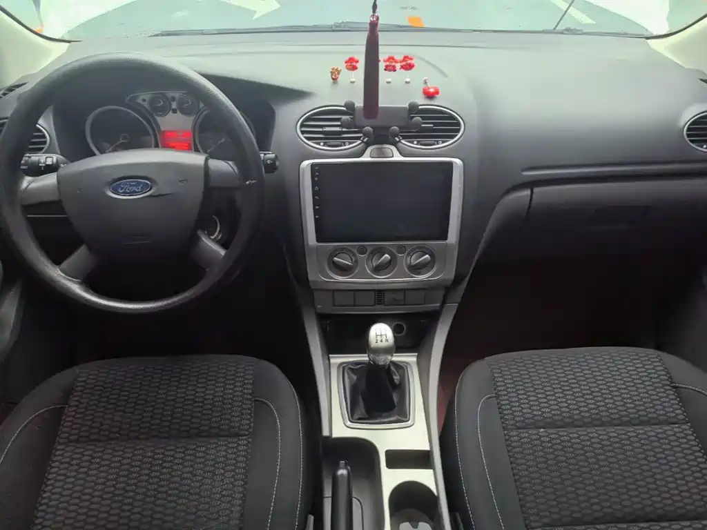 Ford Focus 2013 1.8L MT