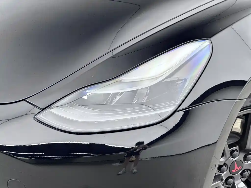 Tesla Model 3 — миниатюра 17