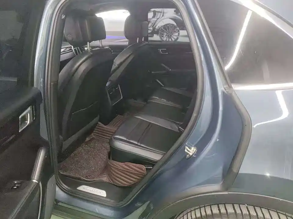Porsche Cayenne — миниатюра 6
