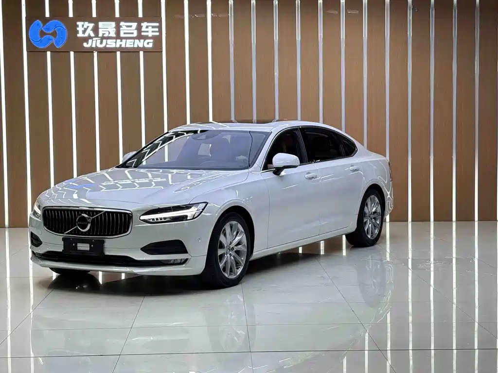 Купить Volvo S90