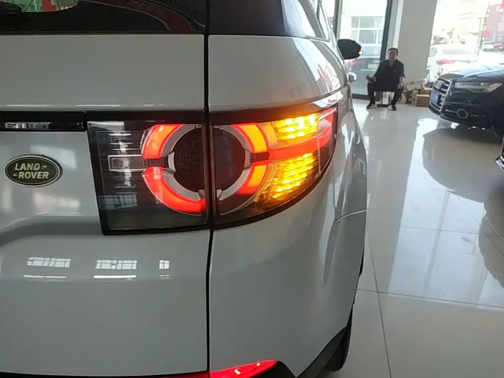 Land Rover Discovery Sport — миниатюра 8