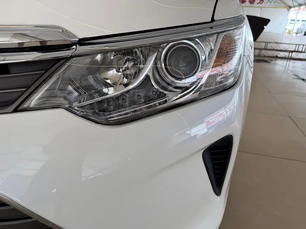 Toyota Camry — миниатюра 2