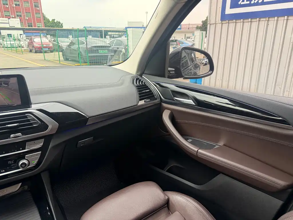 BMW X3 — миниатюра 11