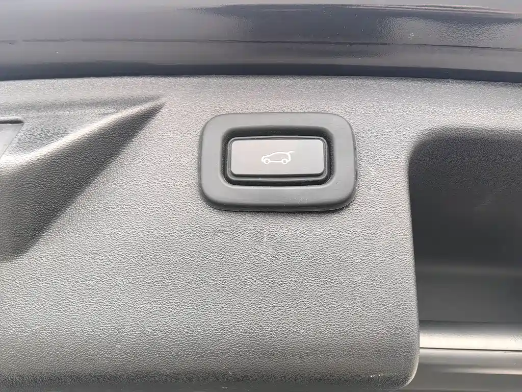 LAND ROVER DISCOVER SPORTS