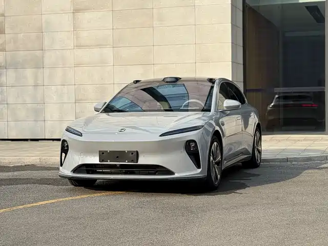 NIO NIO ET5T 2025