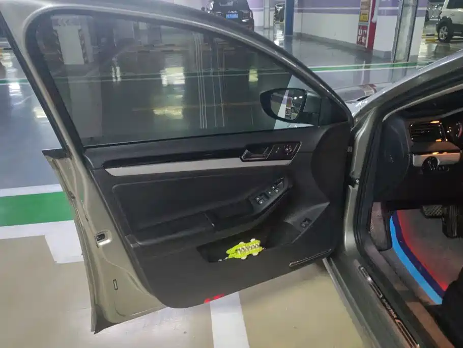 Volkswagen Sagitar — миниатюра 7