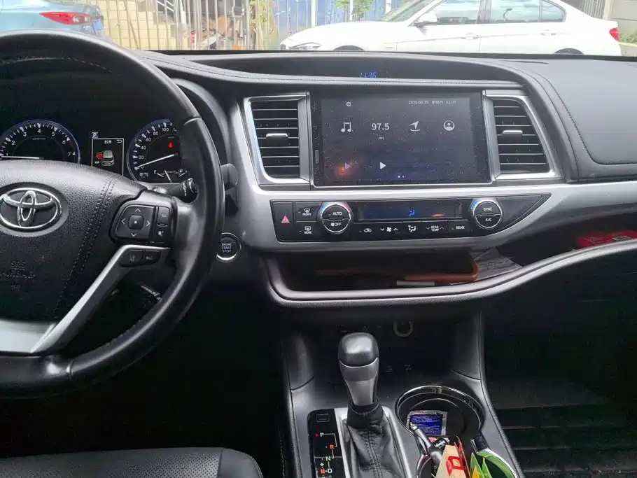 Toyota Highlander — миниатюра 13