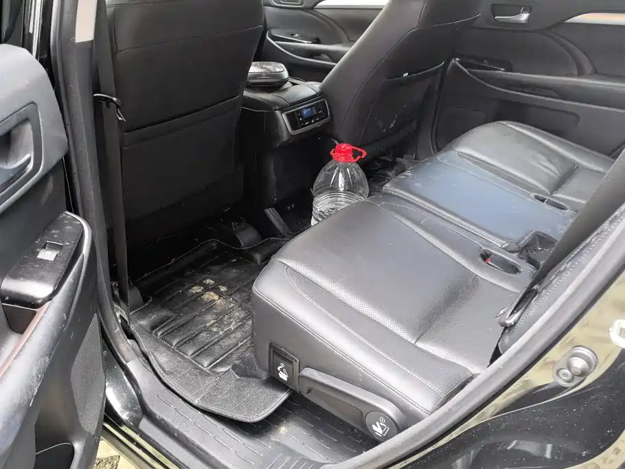 Toyota Highlander — миниатюра 11