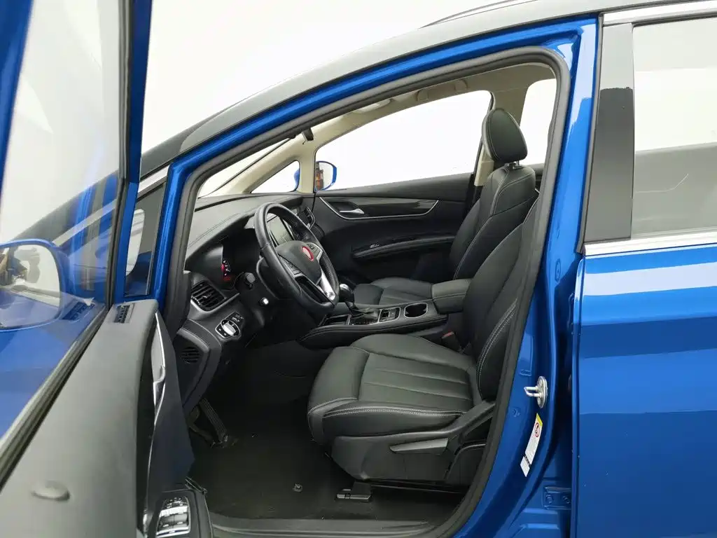 BYD MAX — миниатюра 10
