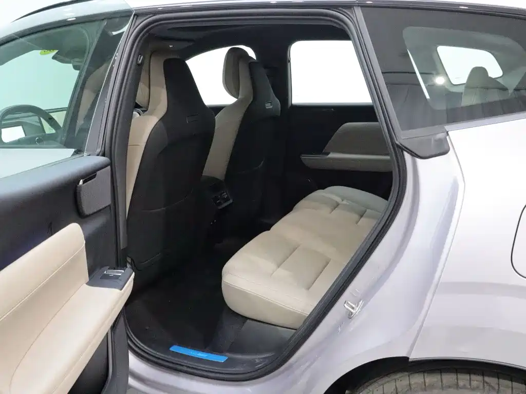 Volvo гибрид Volvo XC70 plug-in — миниатюра 12