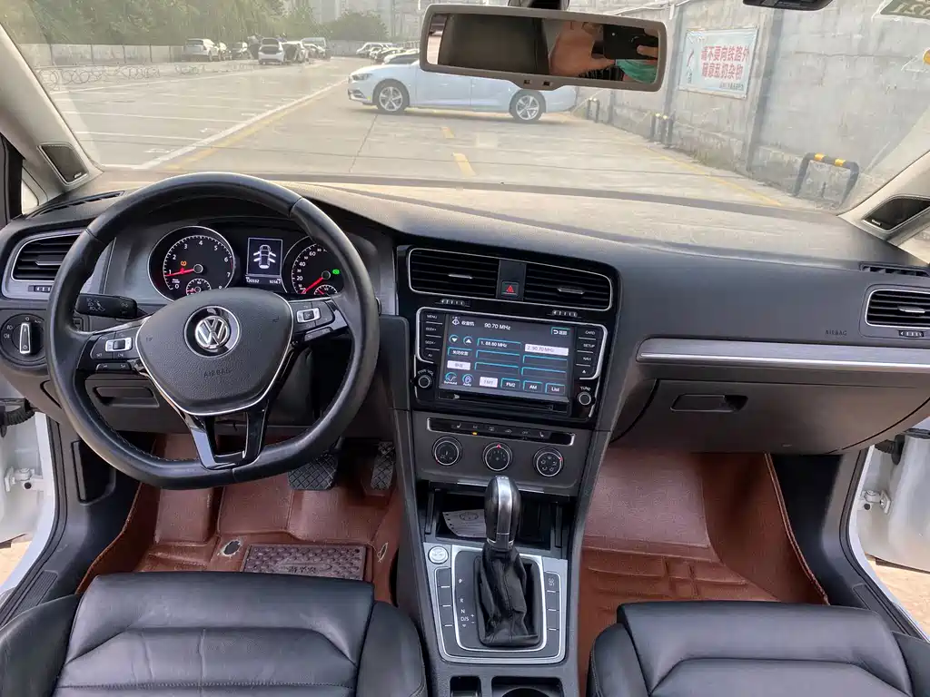 Volkswagen Golf — миниатюра 4