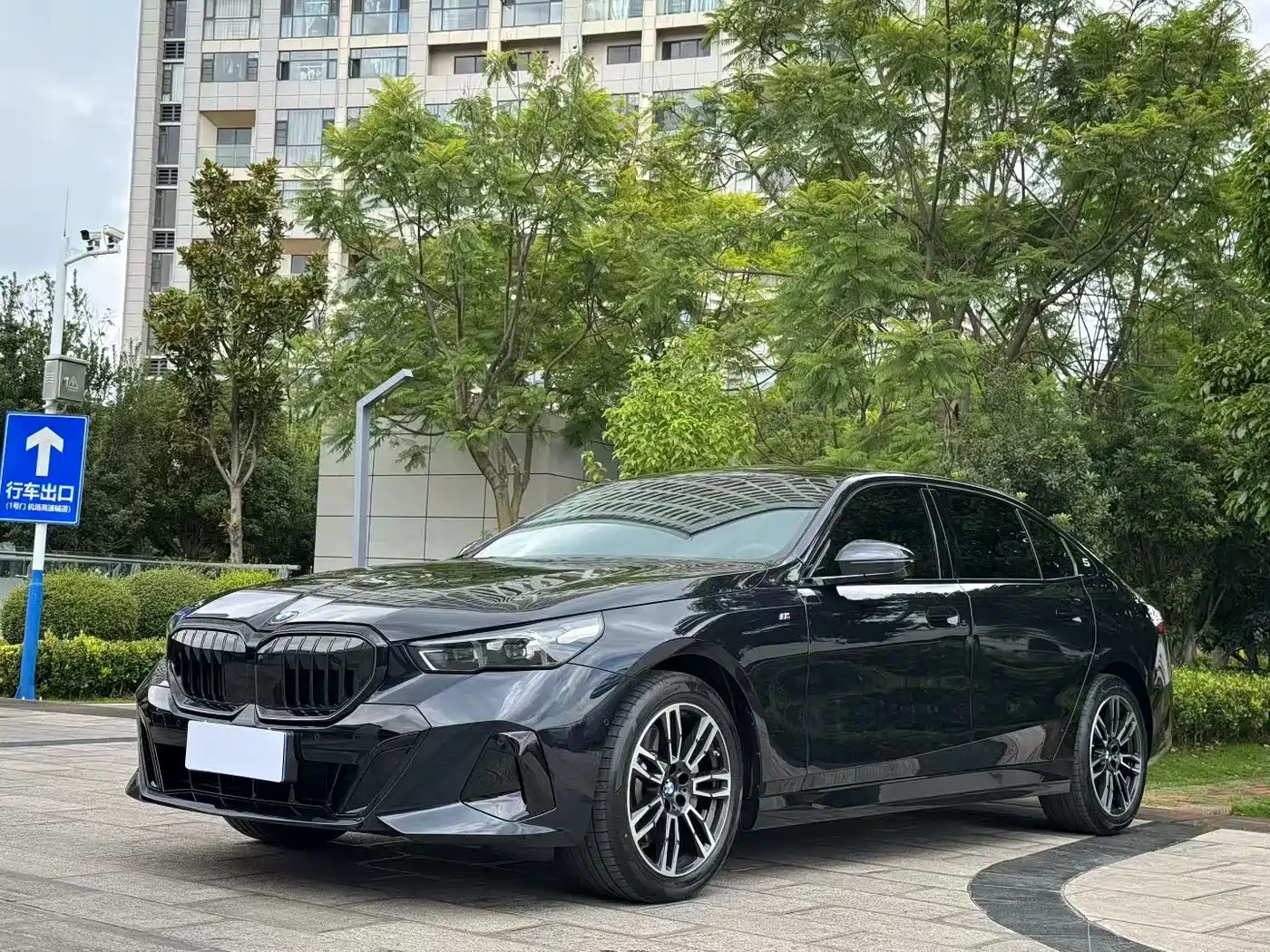 宝马5系 2025款 530Li 领先型 M运动套装 2026