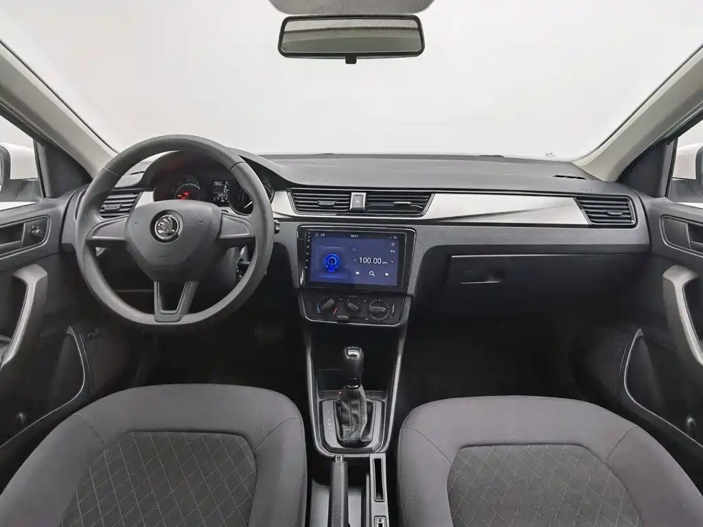 Skoda Rapid — миниатюра 5