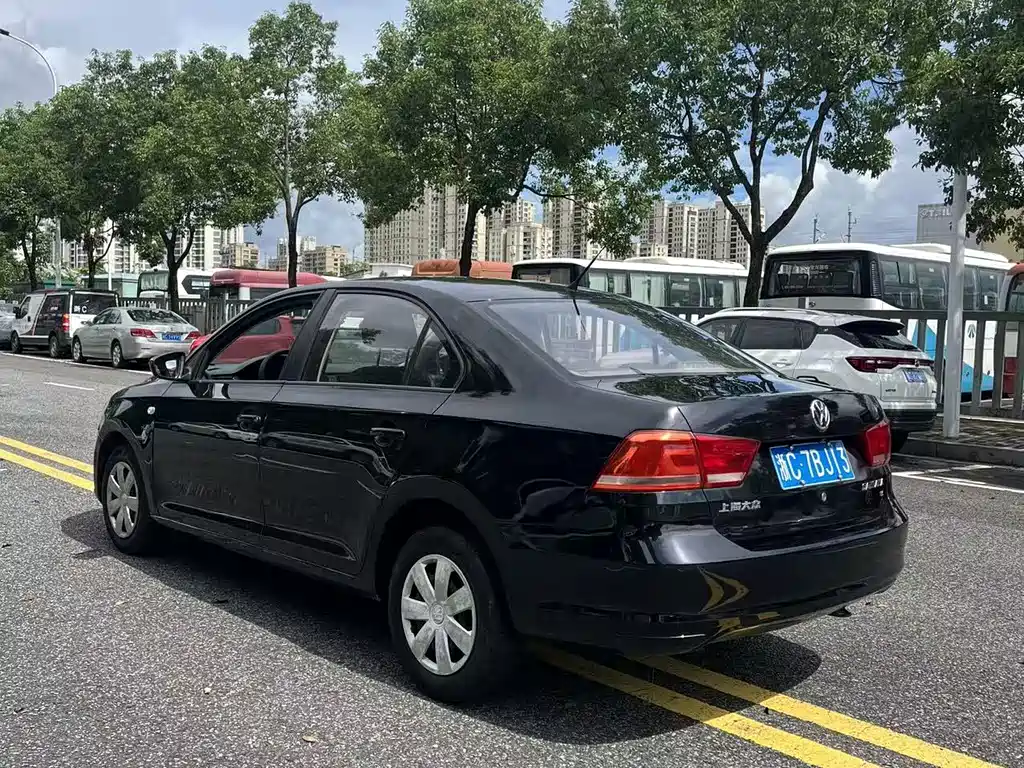 Volkswagen Santana — миниатюра 4