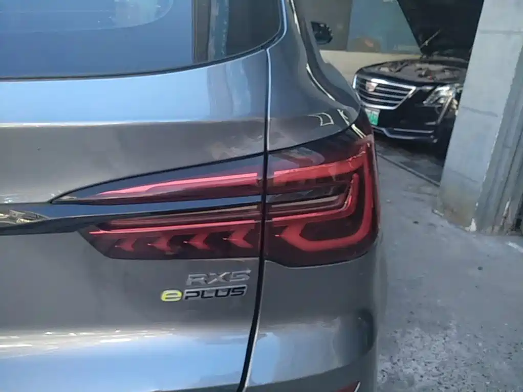 Roewe RX5 New Energy — миниатюра 8