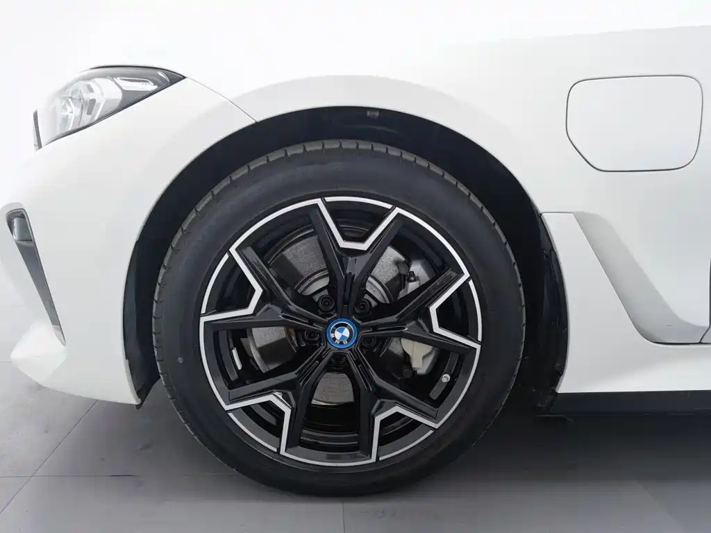 BMW i3 — миниатюра 17