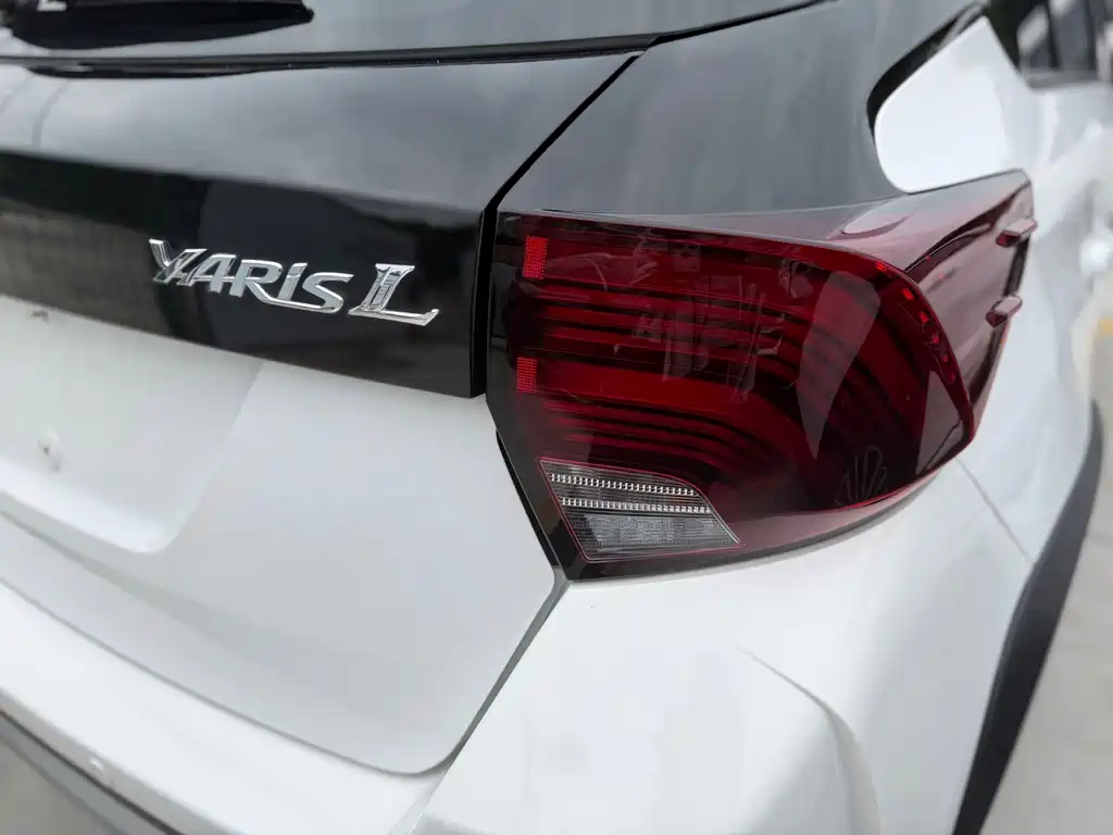 Toyota Yaris L — миниатюра 8