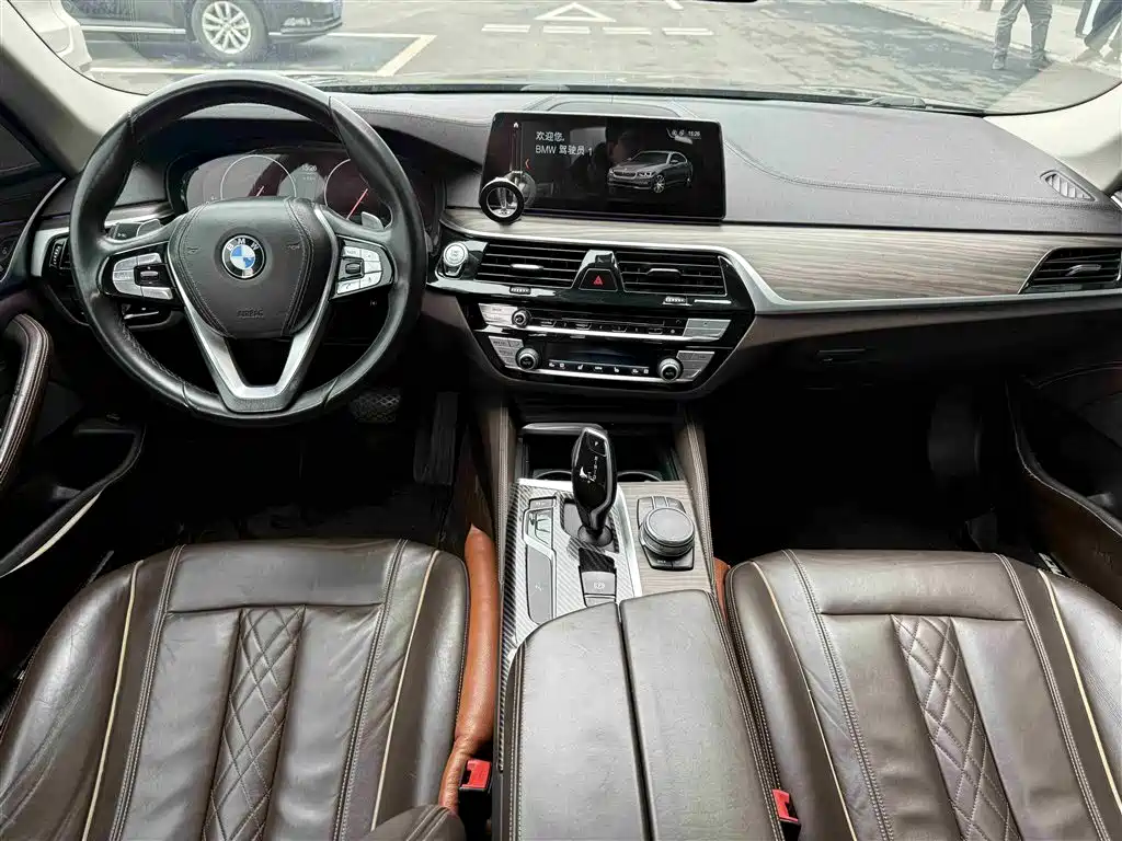 BMW 5 SERIES