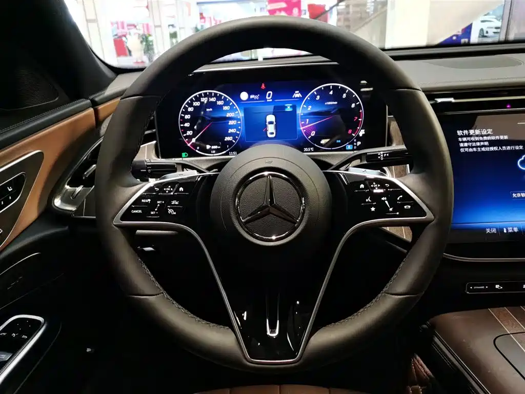 Mercedes-Benz E-Class E 2024 E 300 L Fashion