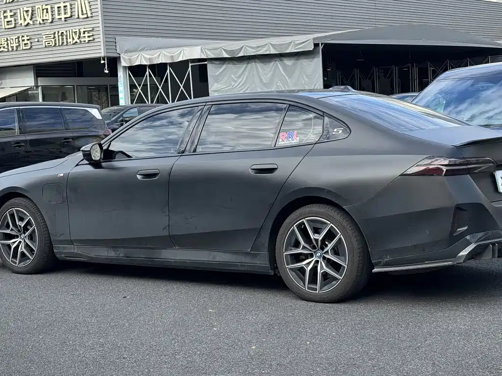 BMW i5 — миниатюра 4