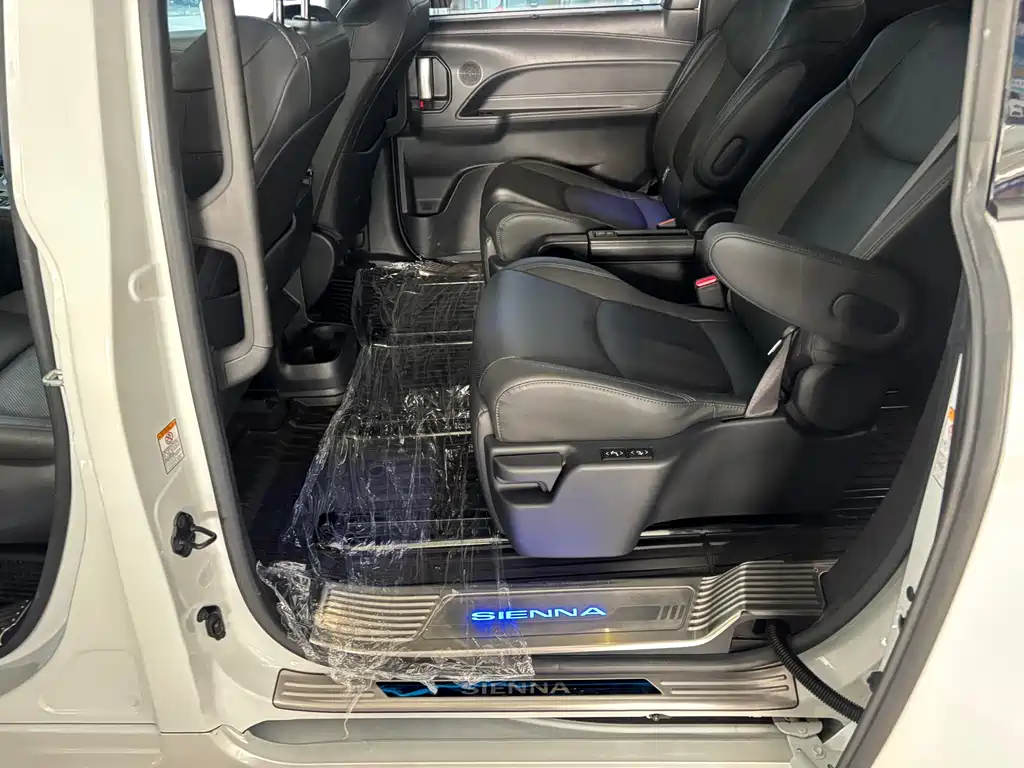Toyota Sienna 2021 2.5L Luxury