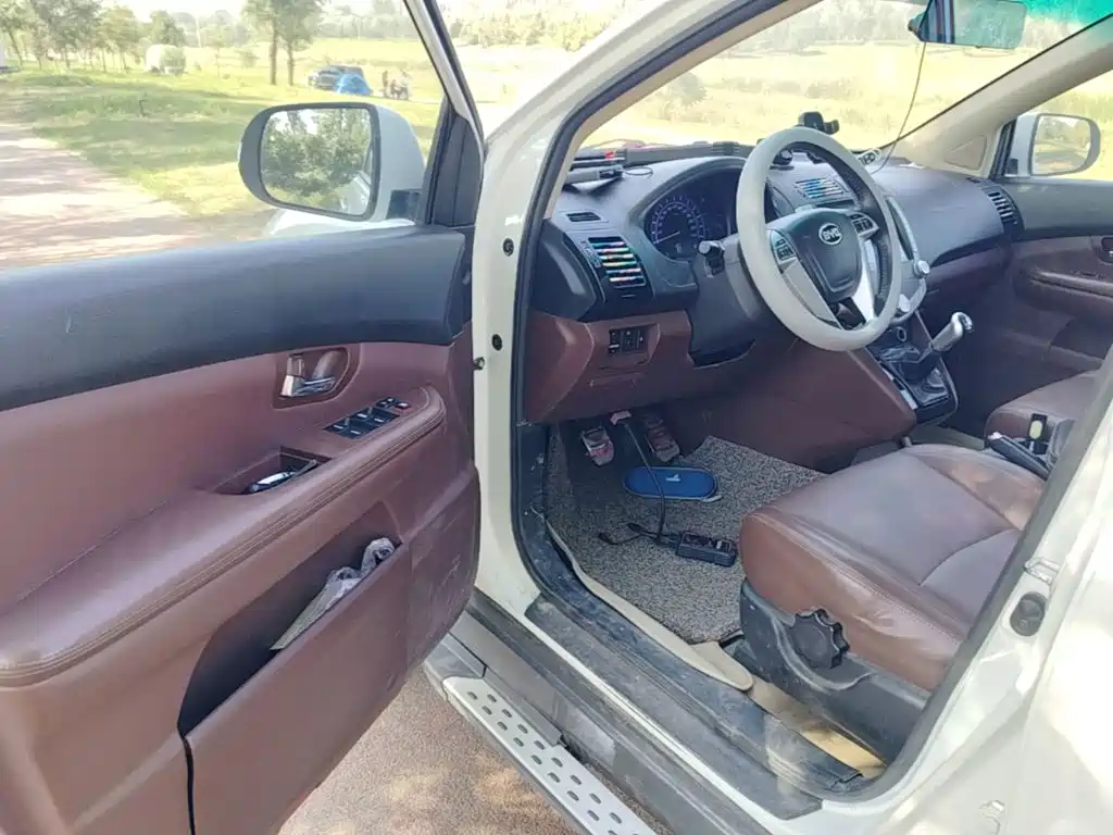 BYD S6 — миниатюра 16