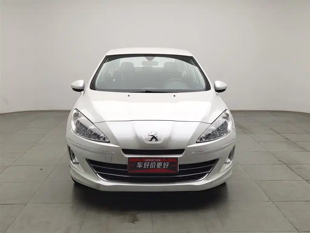 Peugeot 408 2013 1.6L MT Comfort