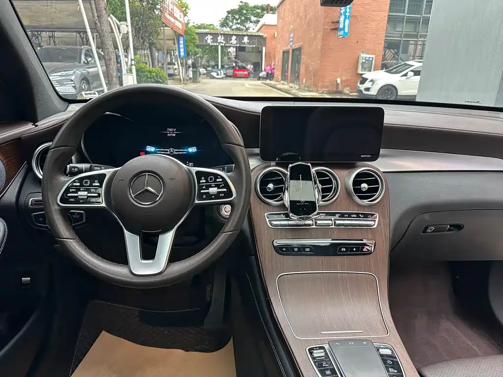 Mercedes-Benz GLC 2021 GLC 300 L 4MATIC