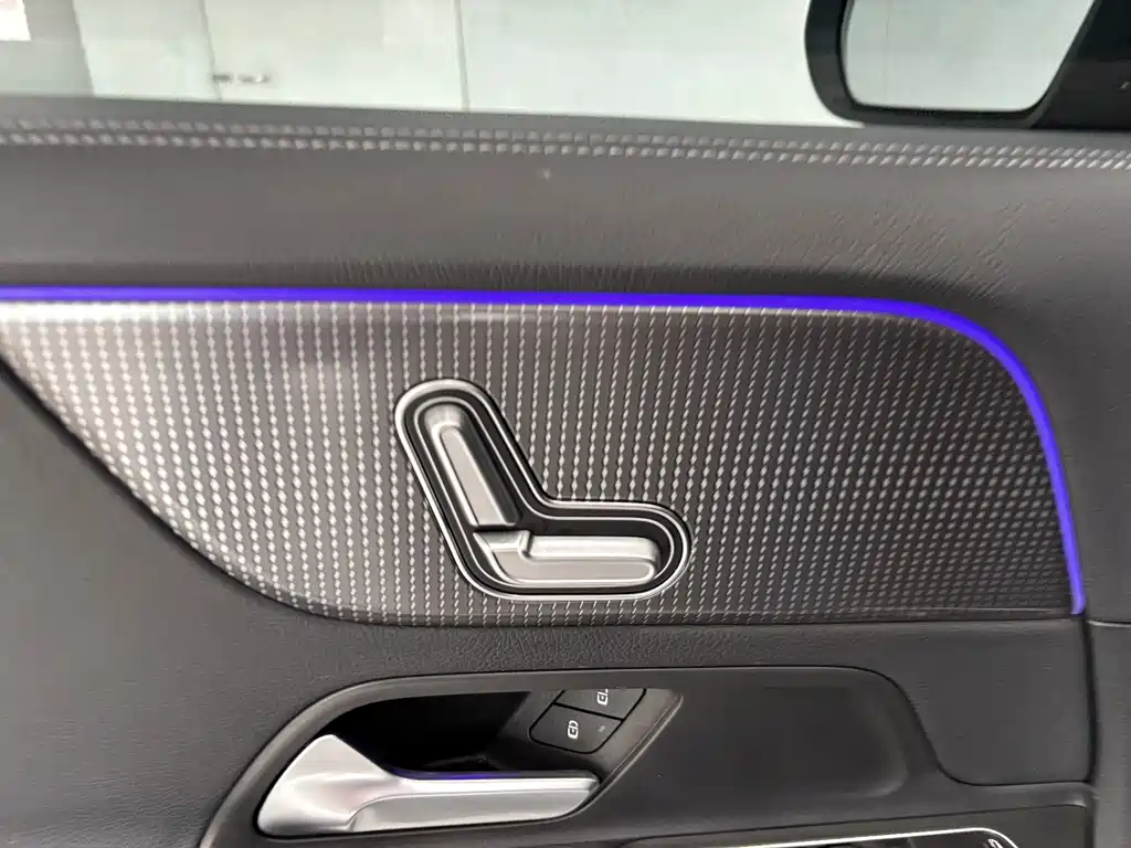 Mercedes-Benz GLA — миниатюра 13